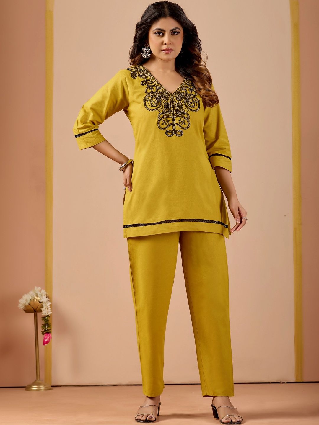 MANVAA Women Ethnic Motifs Embroidered Regular Thread Work Kurta with Trousers-picture-16