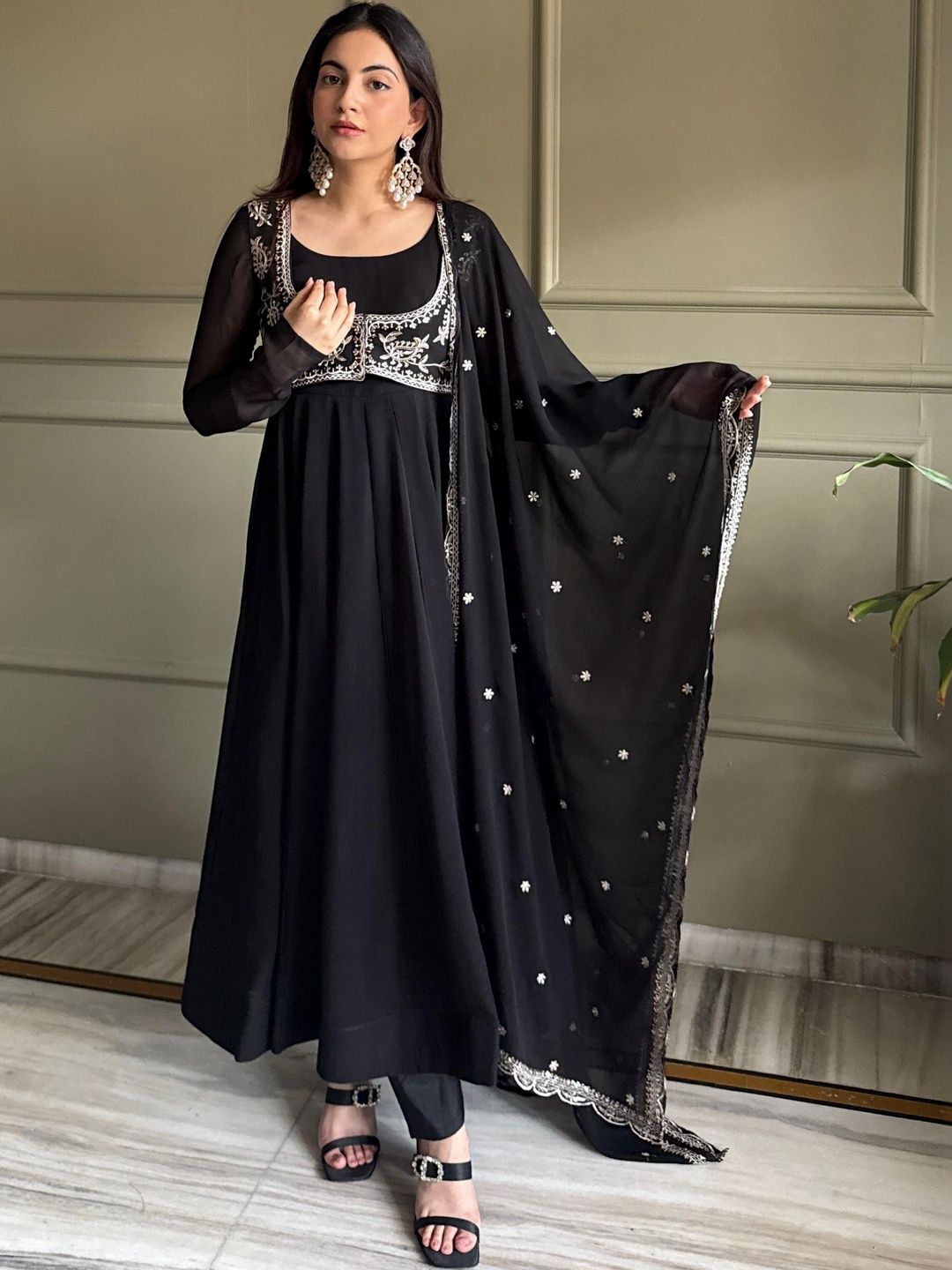 all about you Women Ethnic Motifs Embroidered Empire Thread Work Kurta with Trousers & With Dupatta-picture-33