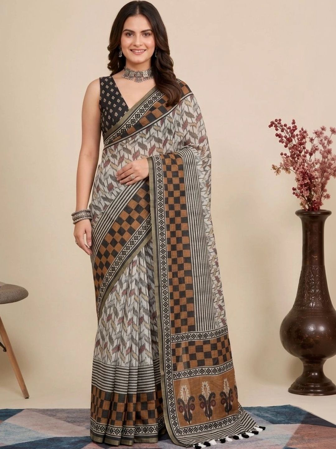 Anouk Checked Pure Linen Ikat Saree-picture-21