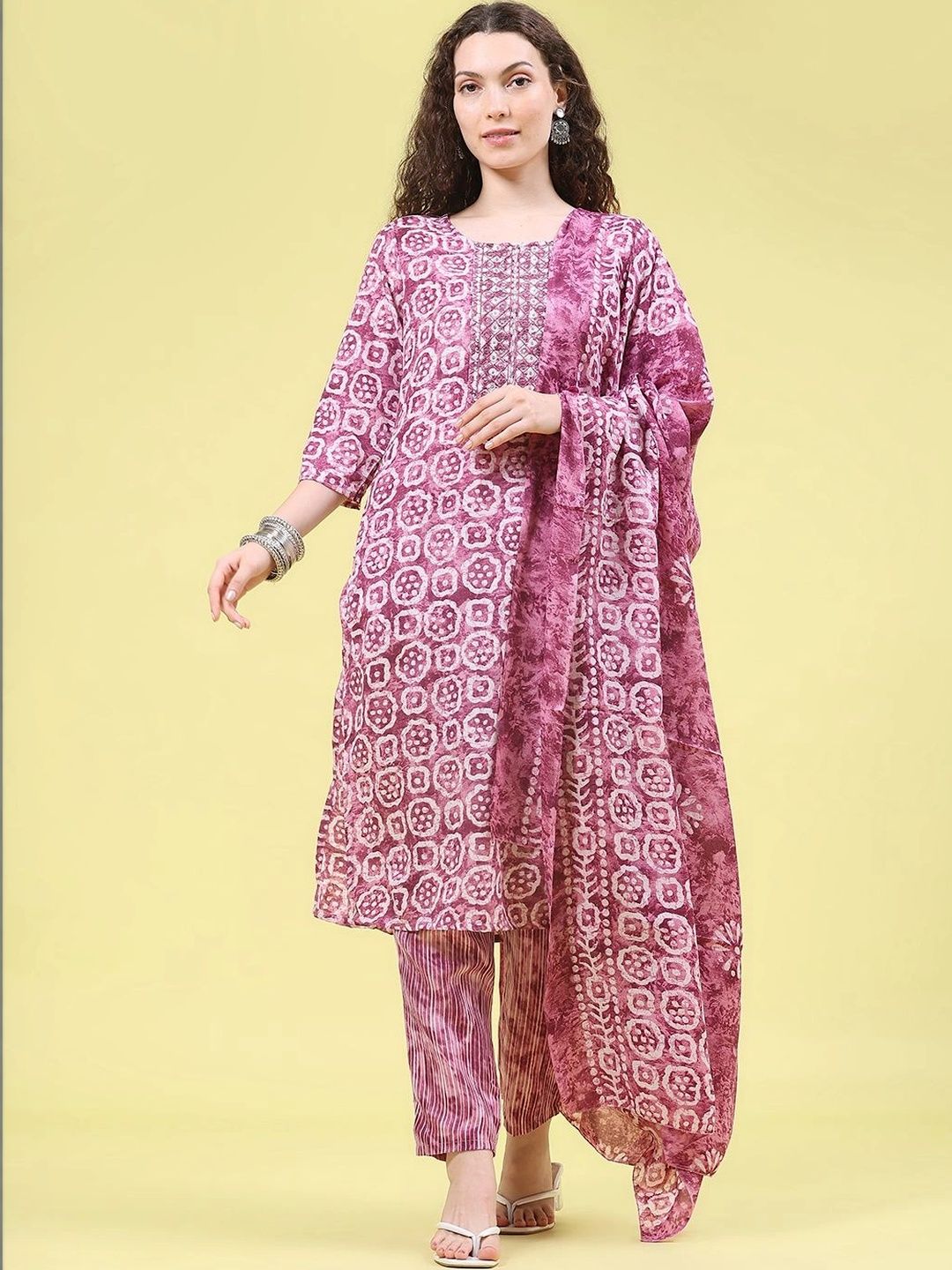LIMEROAD Women Ethnic Motifs Printed Regular Thread Work Kurta with Trousers & With Dupatta-picture-34