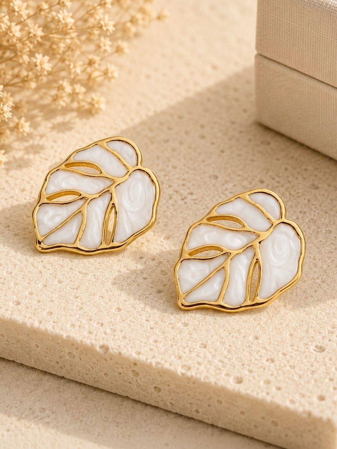 GARV GLEAM Leaf Shaped Studs Earrings-picture-27