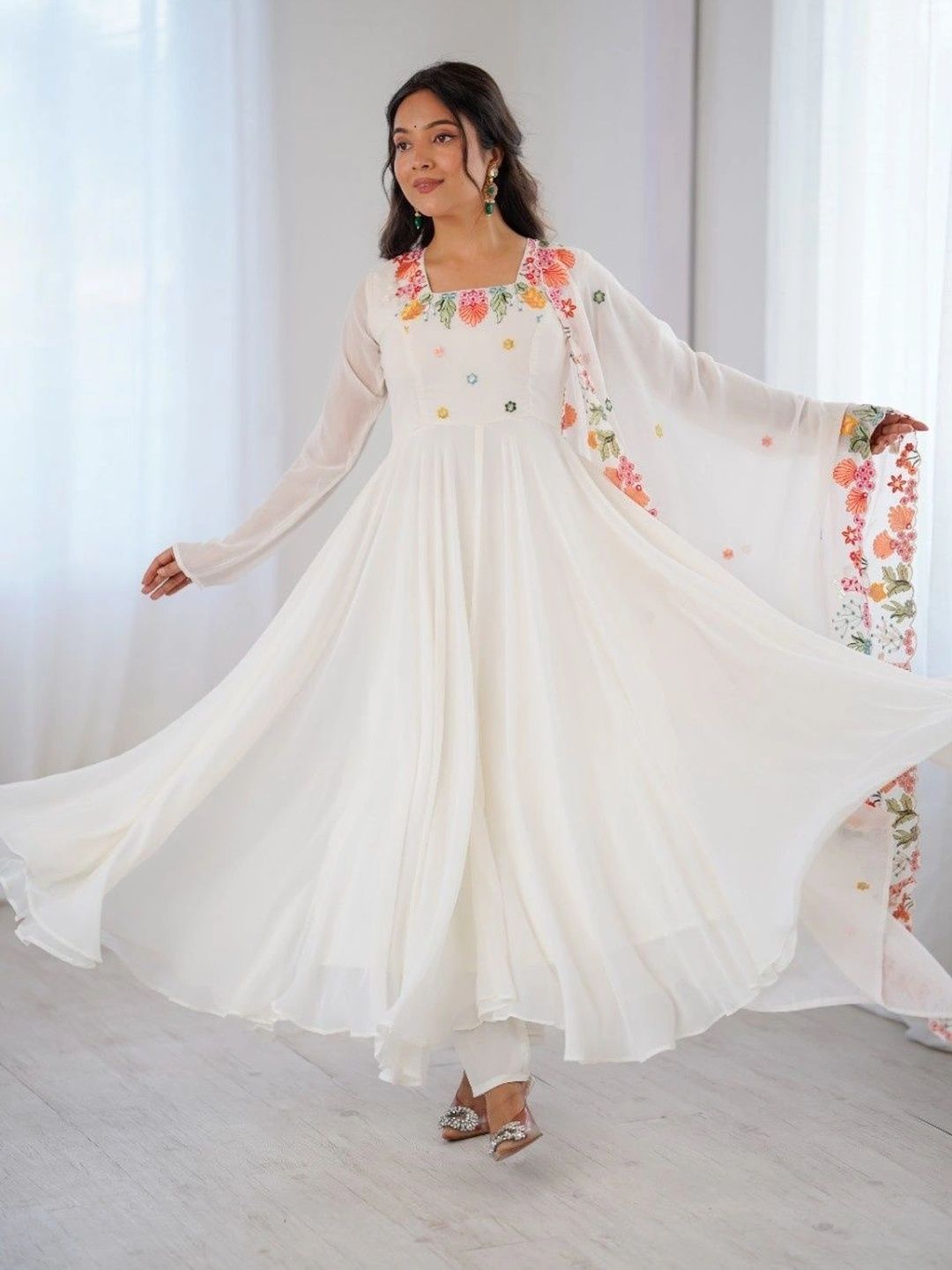 Sangria Women Floral Embroidered Empire Thread Work Kurta with Trousers & With Dupatta-picture-26