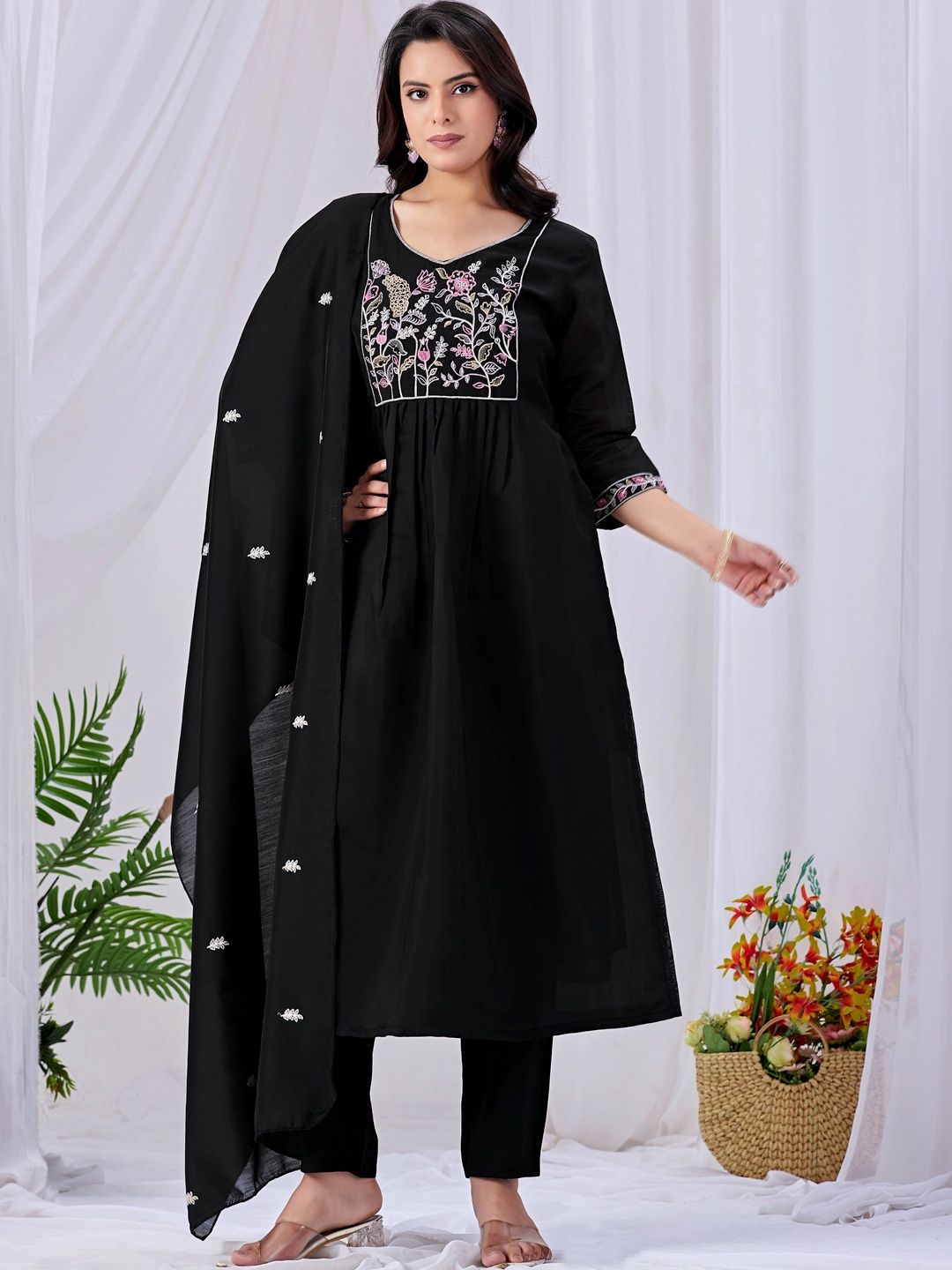 Maroosh Women Floral Embroidered Empire Thread Work Kurta with Trousers & With Dupatta-picture-17