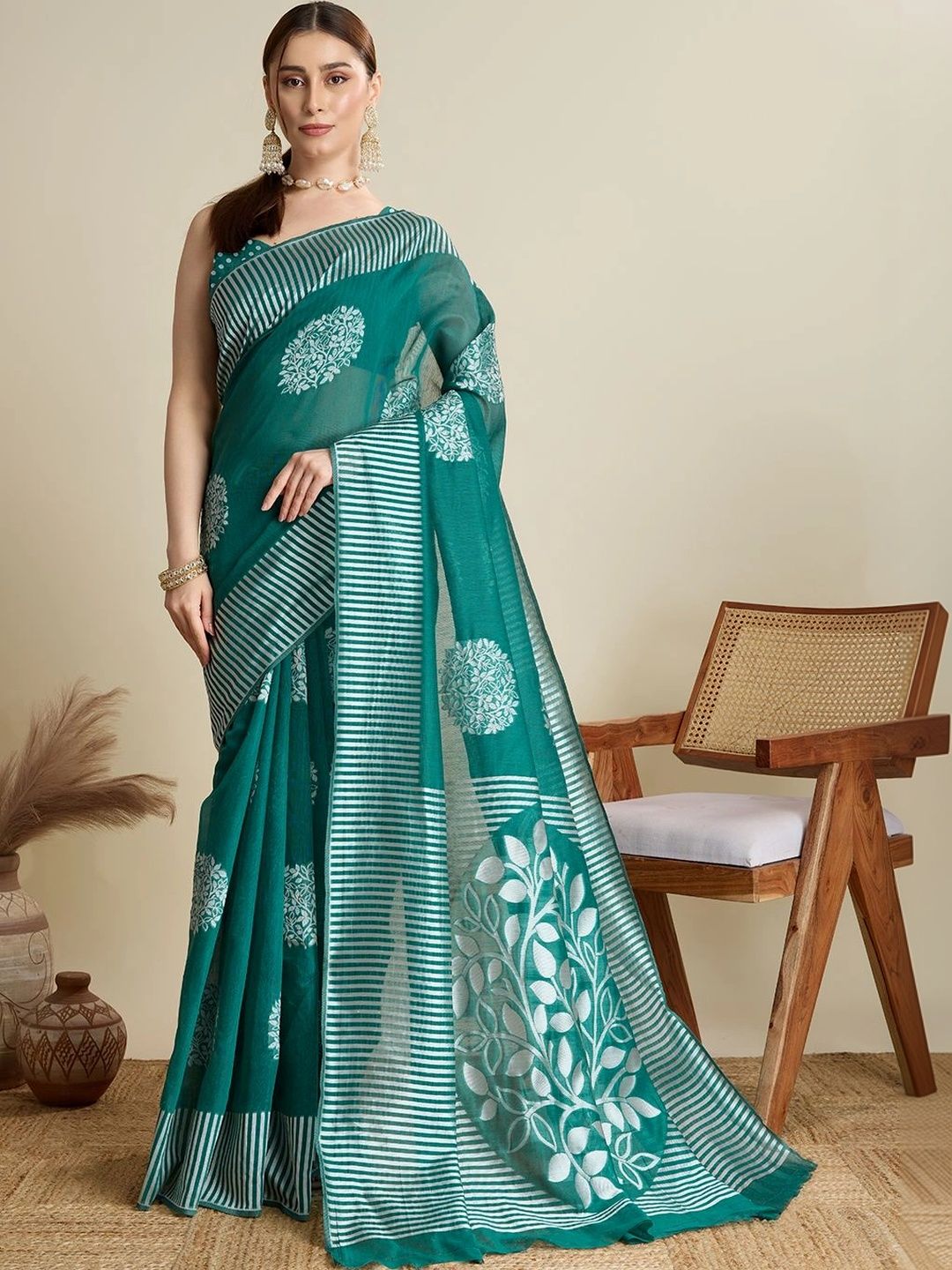 Lalan Shree Creation Floral Silk Blend Saree-picture-28