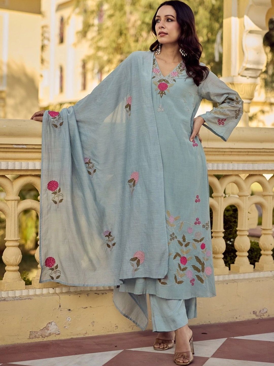 Tankori Women Floral Embroidered Regular Thread Work Chanderi Silk Kurta with Trousers & With Dupatta-image-34