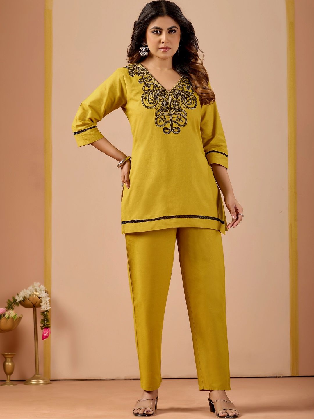 MANVAA Women Ethnic Motifs Embroidered Regular Thread Work Kurta with Trousers-picture-2