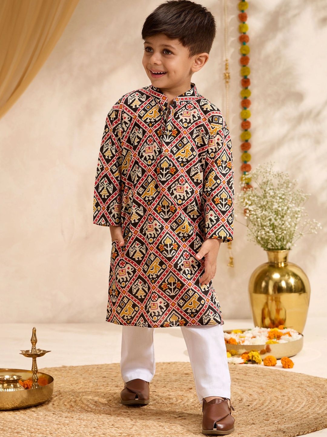 VASTRAMAY Boys Ethnic Motifs Printed Regular Pure Cotton Kurta with Pyjamas-picture-11