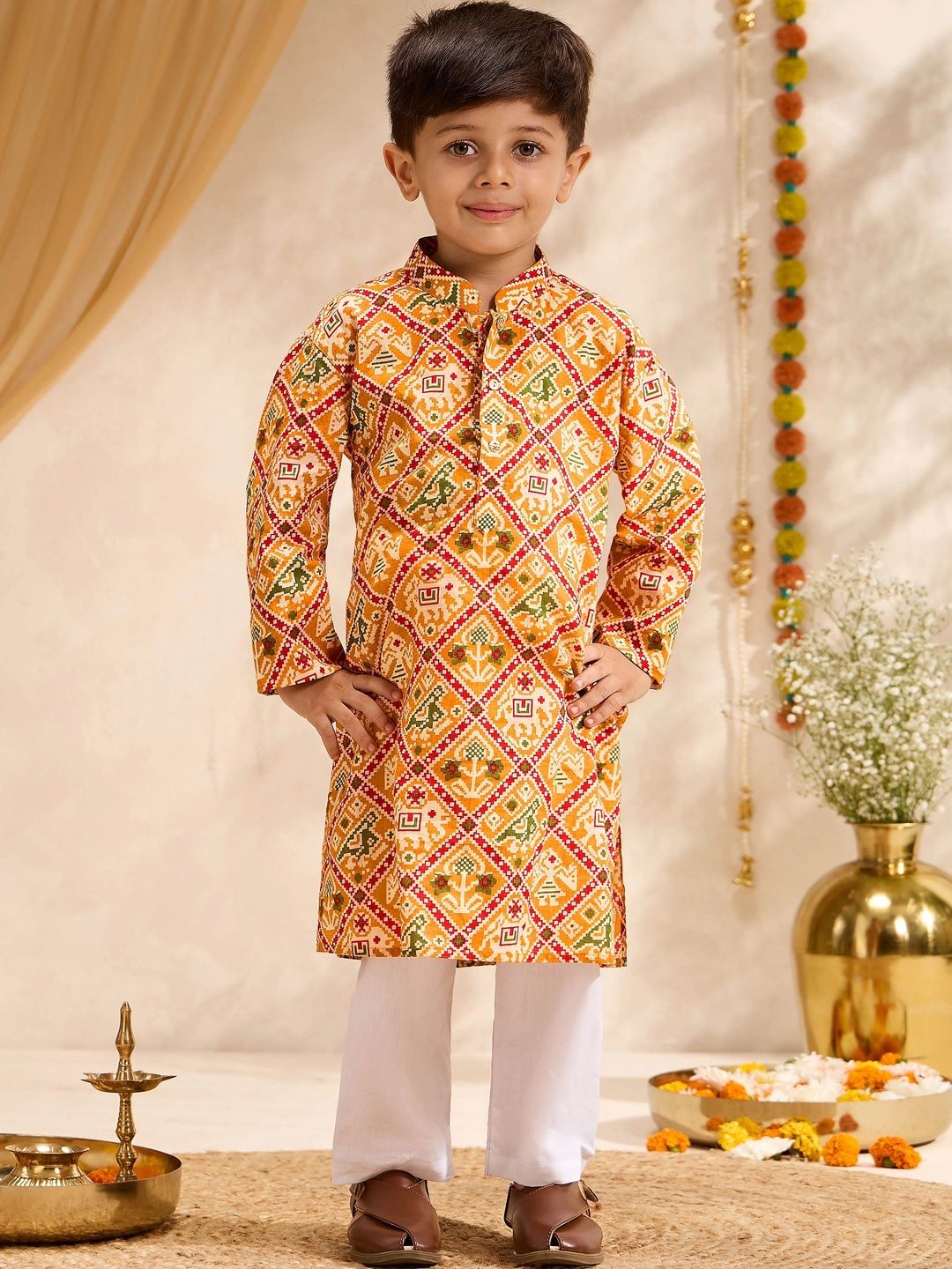VASTRAMAY Boys Ethnic Motifs Printed Regular Pure Cotton Kurta with Pyjamas-picture-33