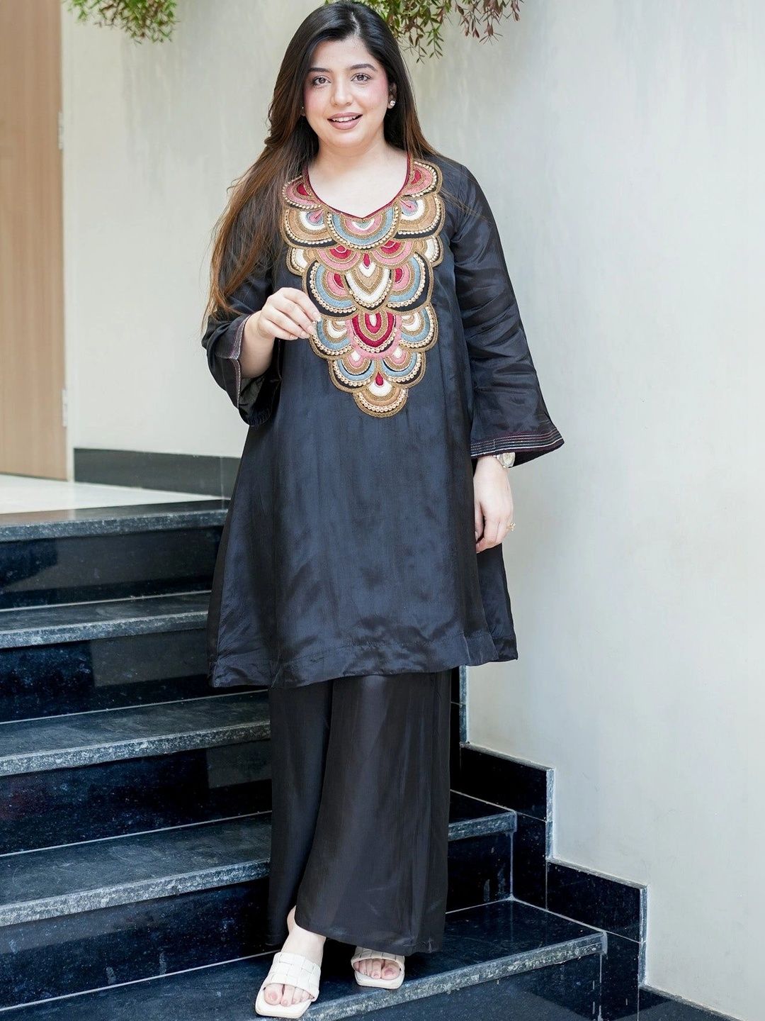 Tankori Women Ethnic Motifs Embroidered Regular Thread Work Kurta with Palazzos-image-3