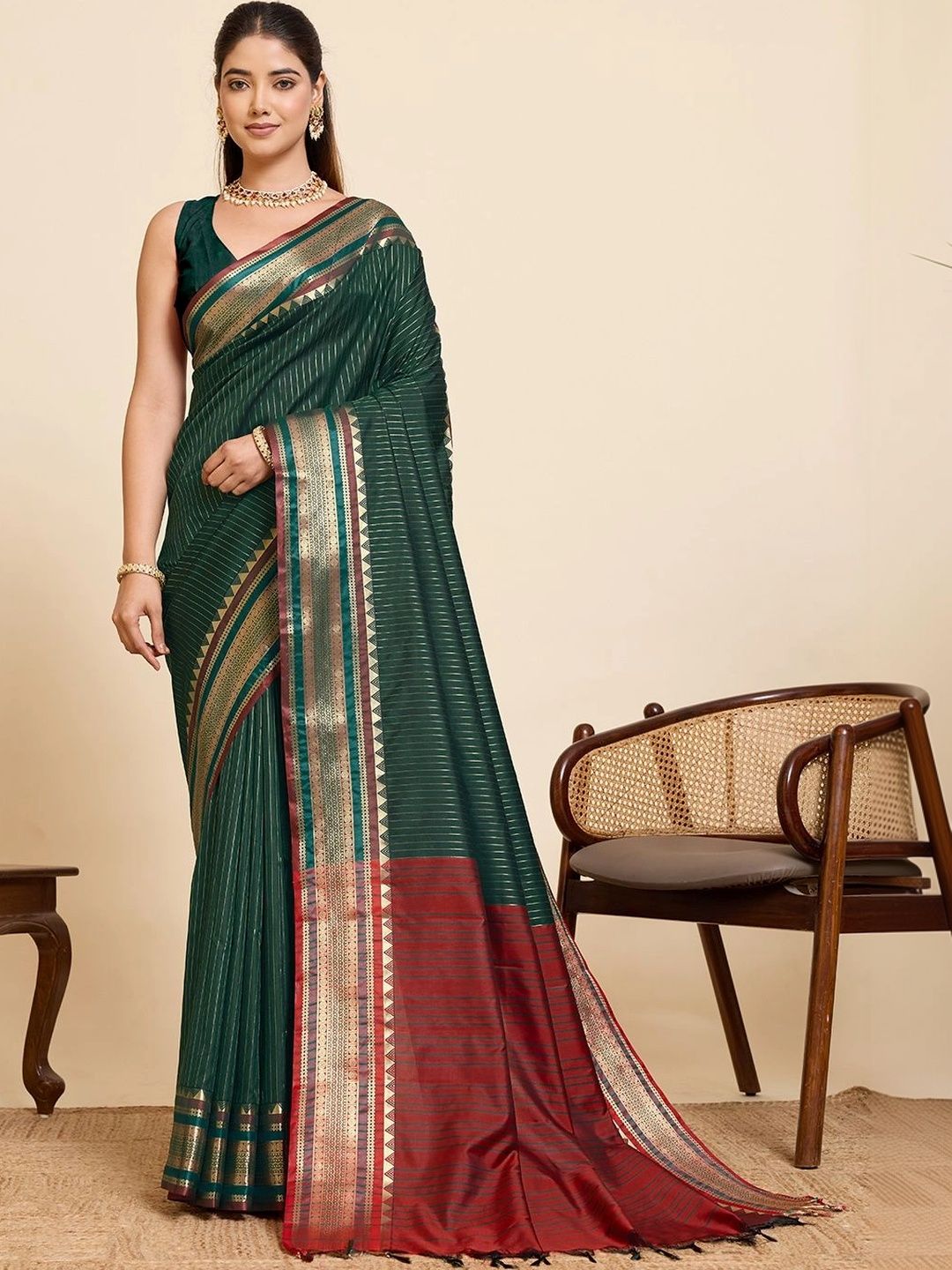 Lalan Shree Creation Woven Design Zari Silk Blend Banarasi Saree-picture-20