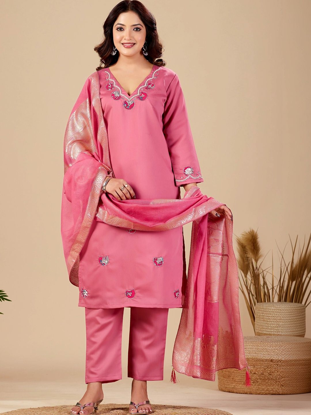 Maroosh Women Ethnic Motifs Embroidered Regular Thread Work Kurta with Trousers & With Dupatta-picture-31