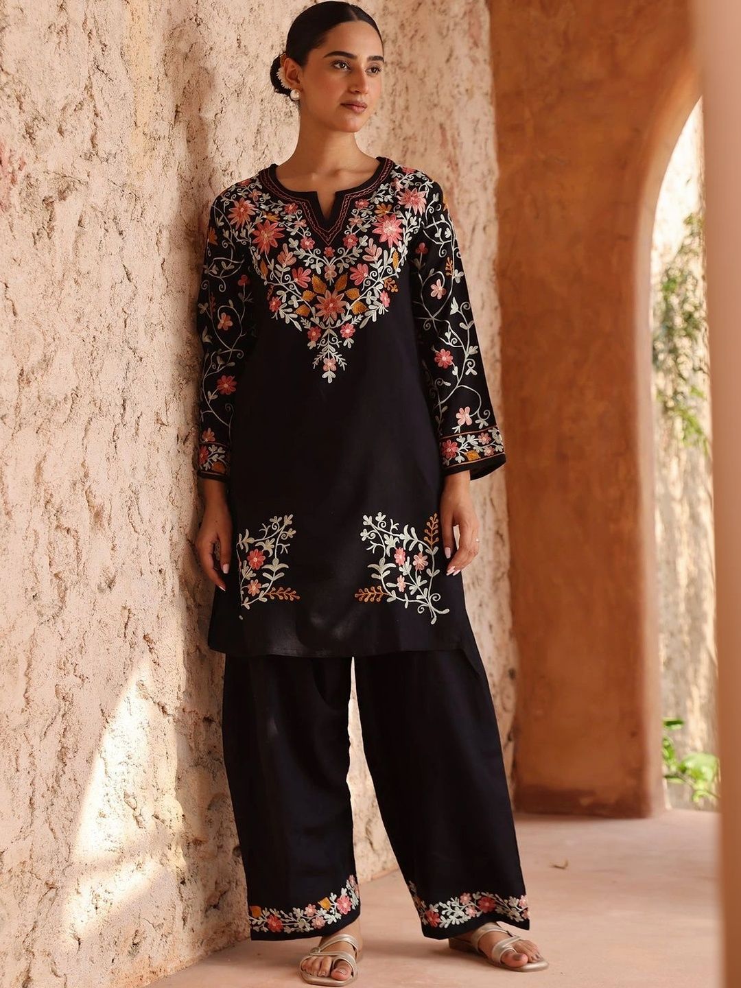 DL ETHNICS Women Floral Embroidered Regular Thread Work Kurta with Palazzos & With Dupatta-image-42
