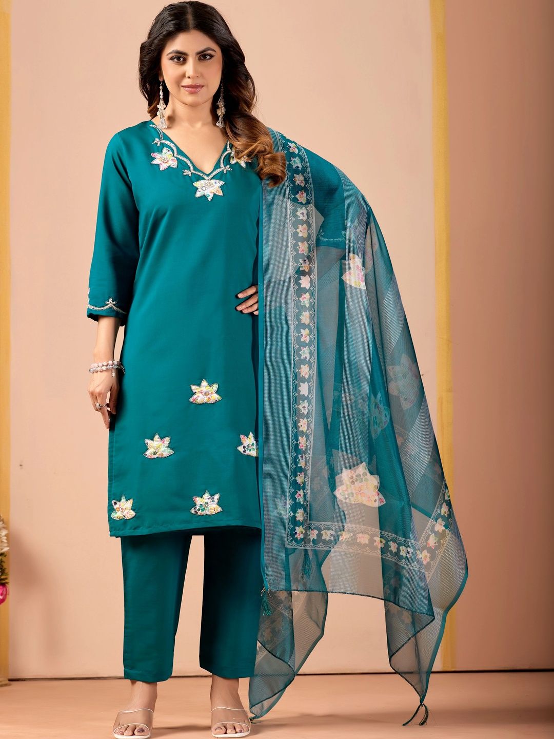 HERE&NOW Women Floral Embroidered Regular Thread Work Kurta with Trousers & With Dupatta-picture-28