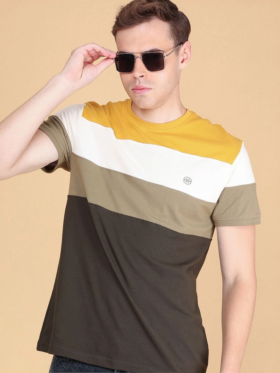 LIMEROAD Men Colourblocked T-shirt-picture-38