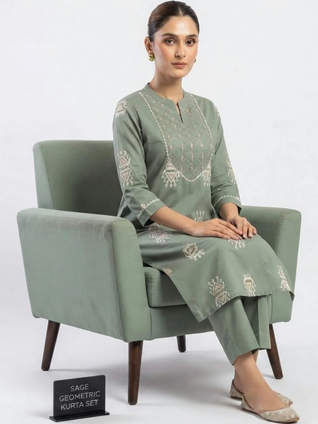 Kanahari Women Embroidered Regular Thread Work Pure Cotton Kurta with Trousers-picture-32