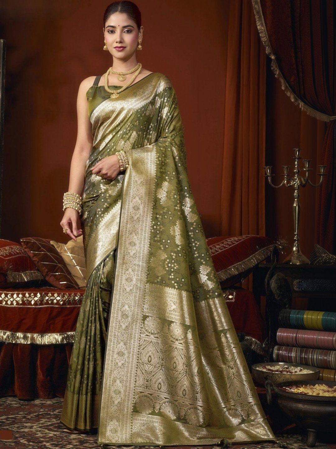 GREEN PEARS Woven Design Zari Silk Blend Designer Kanjeevaram Saree-picture-34