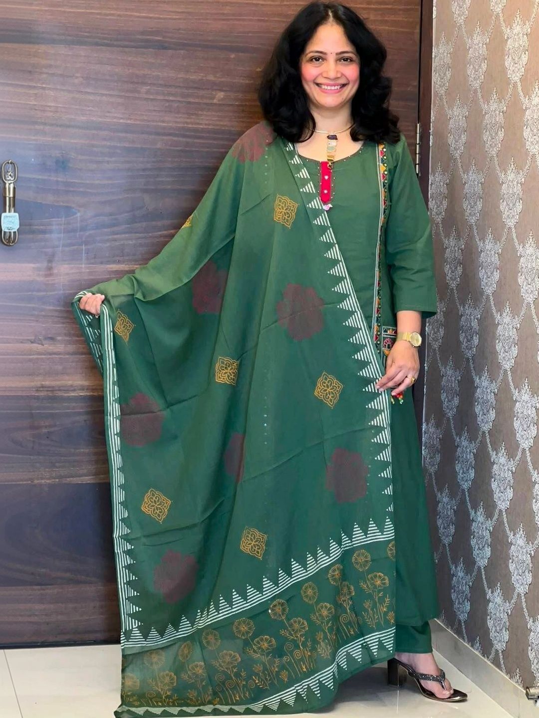 Belle Creations Pune Women Ethnic Motifs Embroidered Regular Thread Work Pure Cotton Kurta with Trousers &-image-47