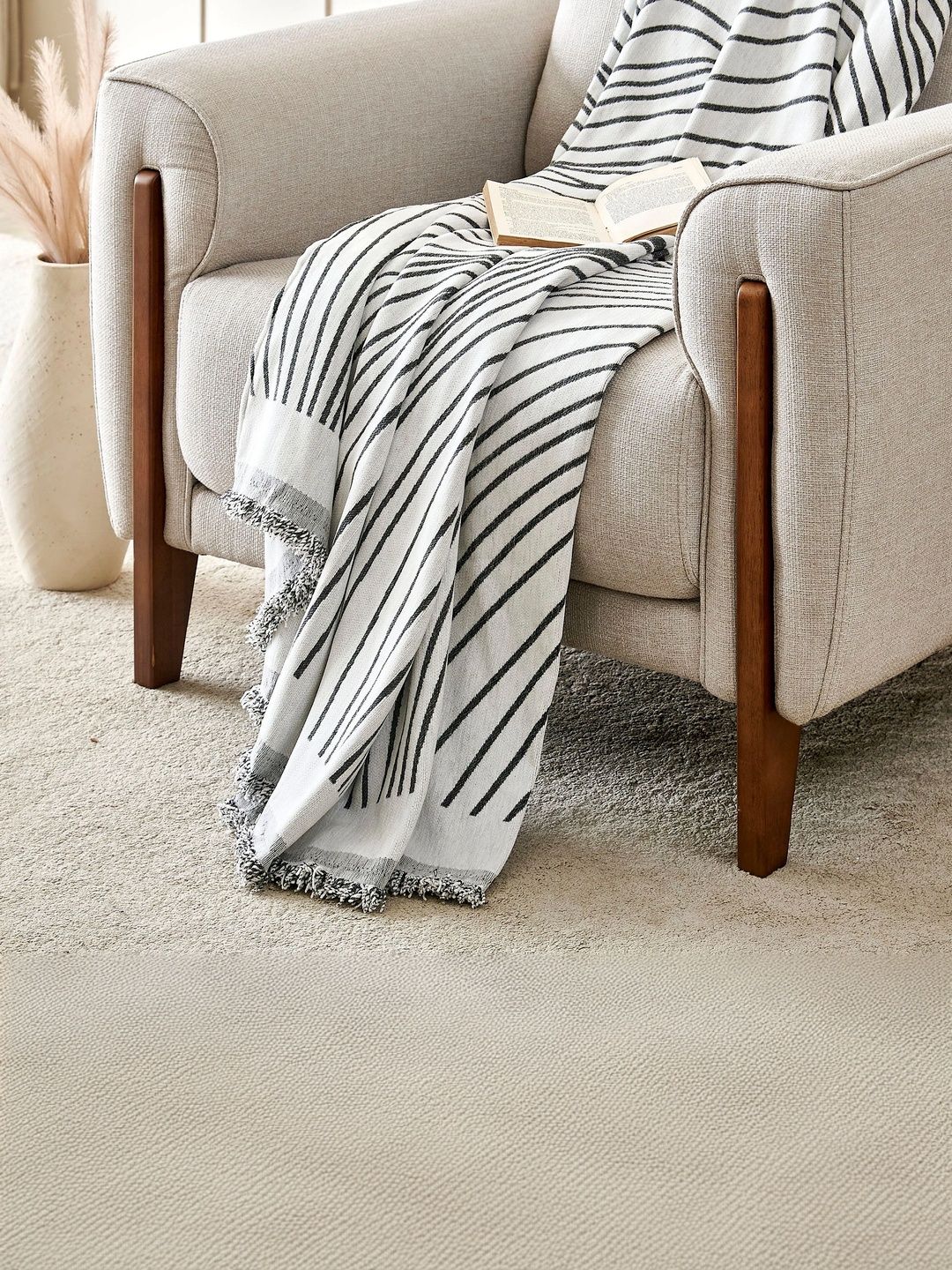 Home Centre Grey & White Cocoon Mosaic Printed Double Throw-image-12