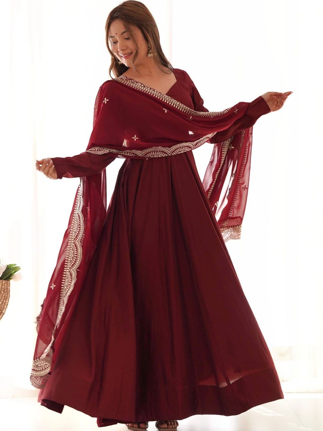 SAJANRE Women Empire Thread Work Chanderi Silk Kurta With Dupatta-picture-58