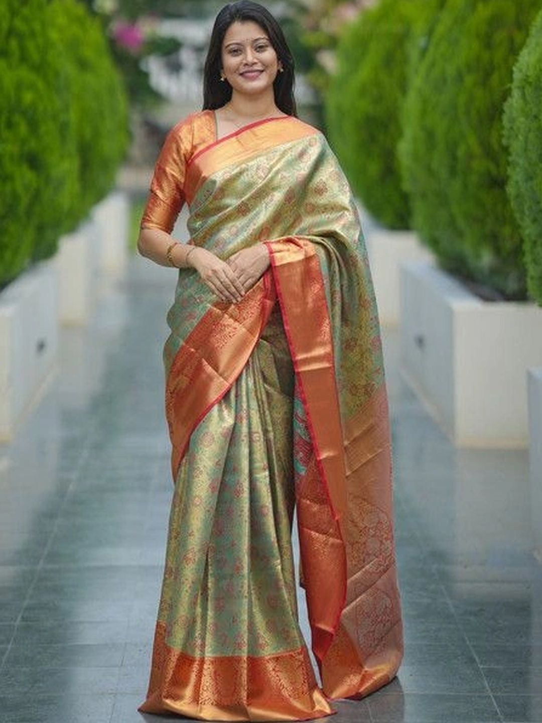 plothah Woven Design Zari Silk Blend Kanjeevaram Saree-picture-12