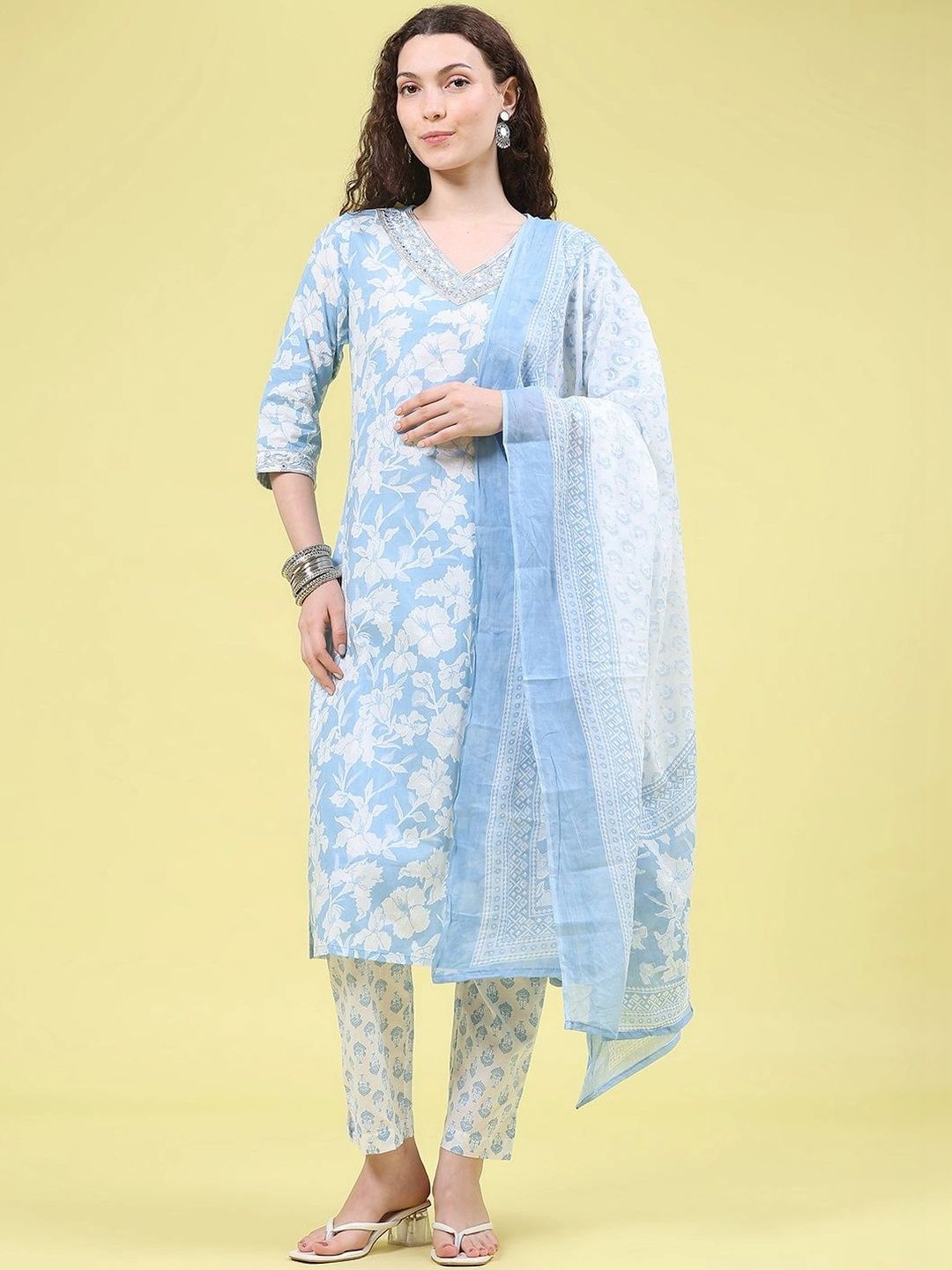 V-Mart Women Floral Printed Regular Thread Work Kurta with Palazzos & With Dupatta-image-16