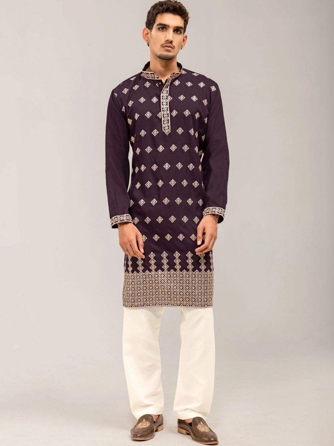 ADHIRAJAN Men Geometric Embroidered Thread Work Kurta-picture-31