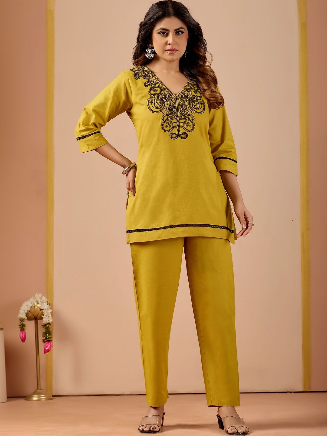 Maroosh Women Ethnic Motifs Embroidered Regular Thread Work Kurta with Trousers-picture-34