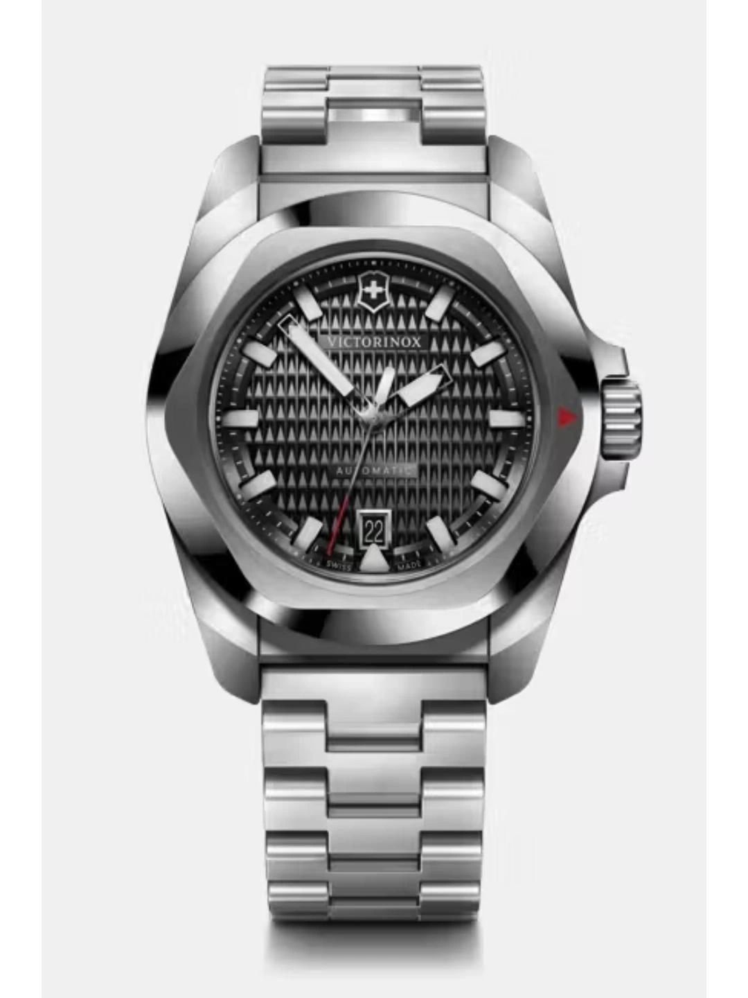 Victorinox Men Dial & Stainless Steel Bracelet Style Straps Analogue Date Aperture Automatic Watch V242019-image-32