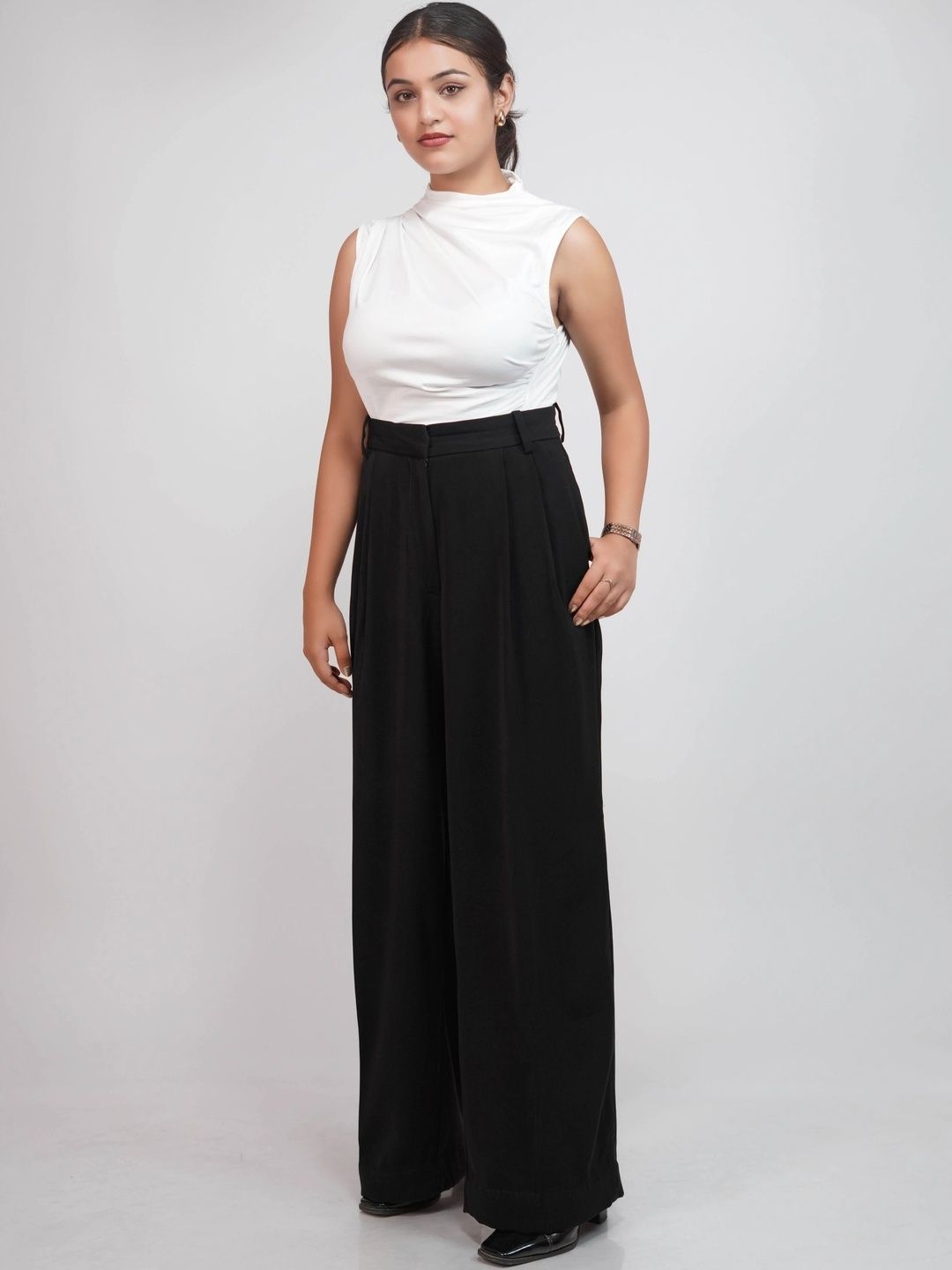 SG.Label Women High-Rise Pleated Trousers-image-27