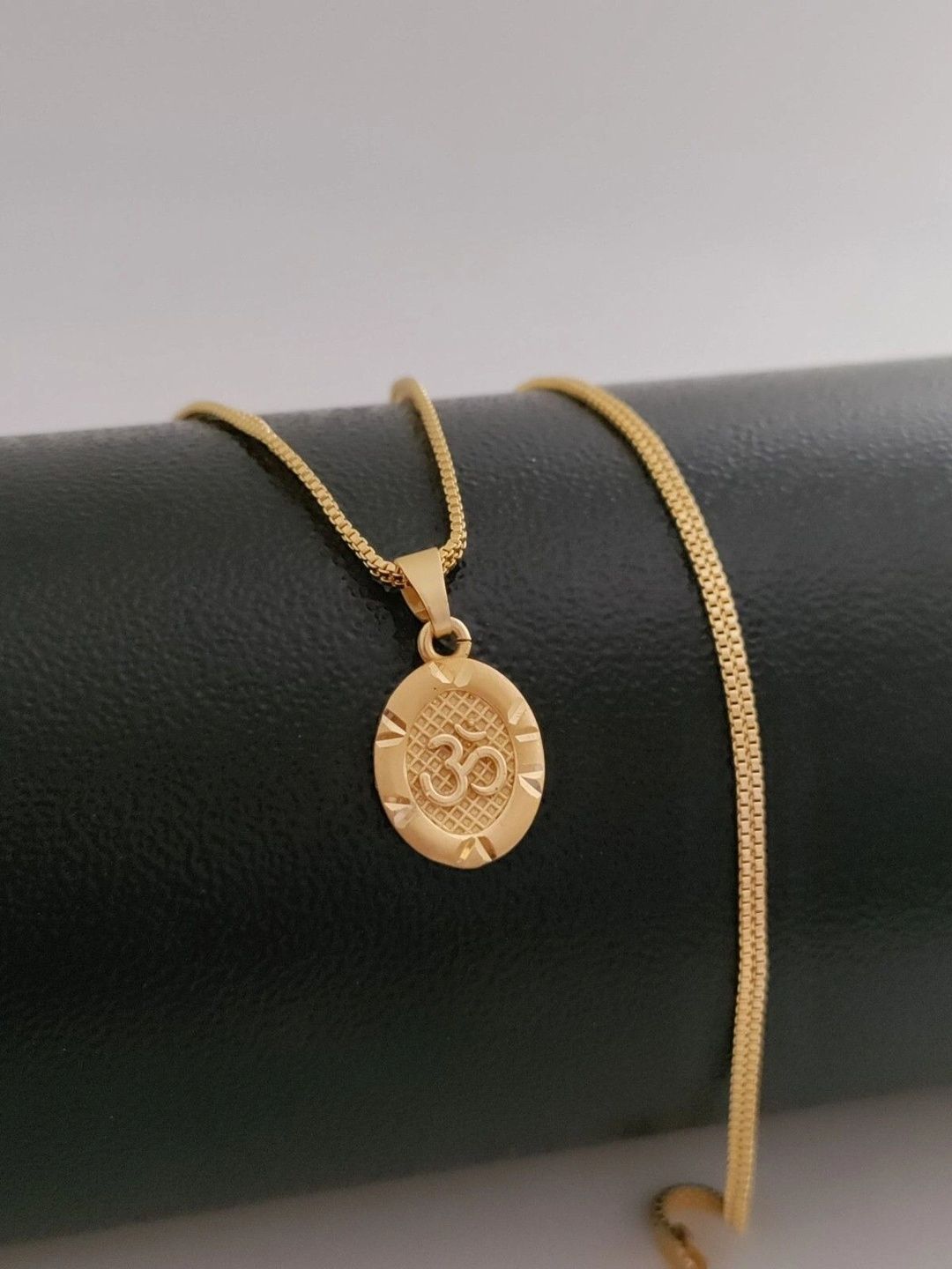 EvoraJewel Gold-Plated Oval Pendants with Chains-picture-43