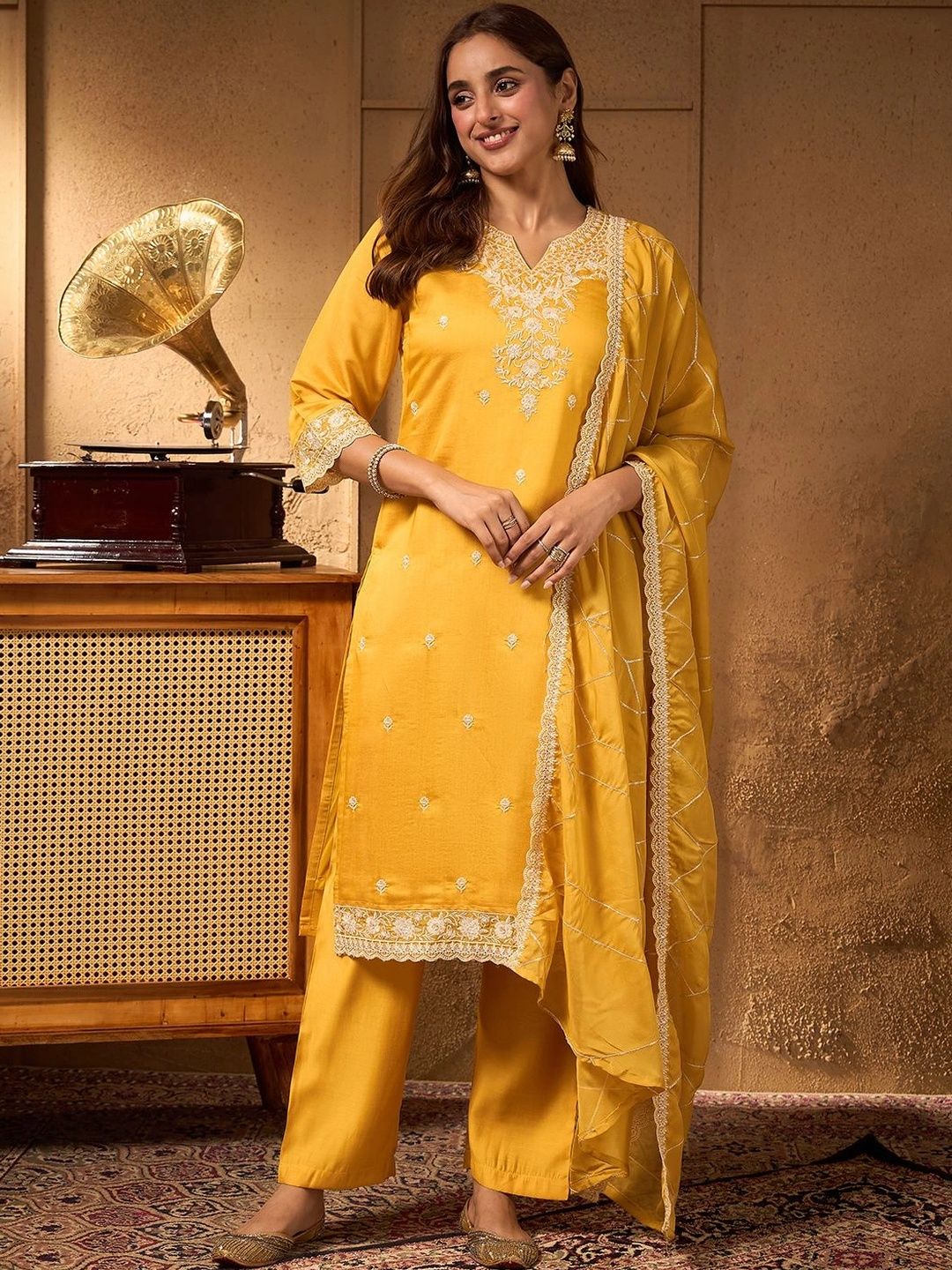 Janasya Women Floral Embroidered Regular Gotta Patti Kurta with Trousers & With Dupatta-picture-14