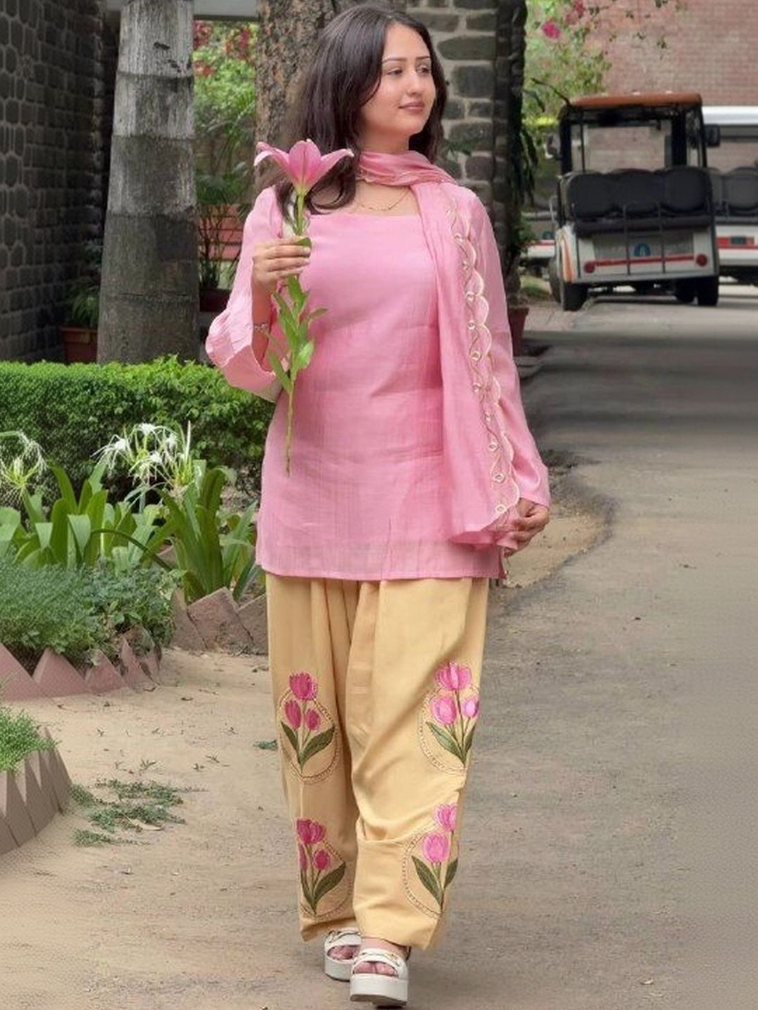 HERE&NOW Women Floral Regular Thread Work Kurti with Patiala & With Dupatta-picture-24
