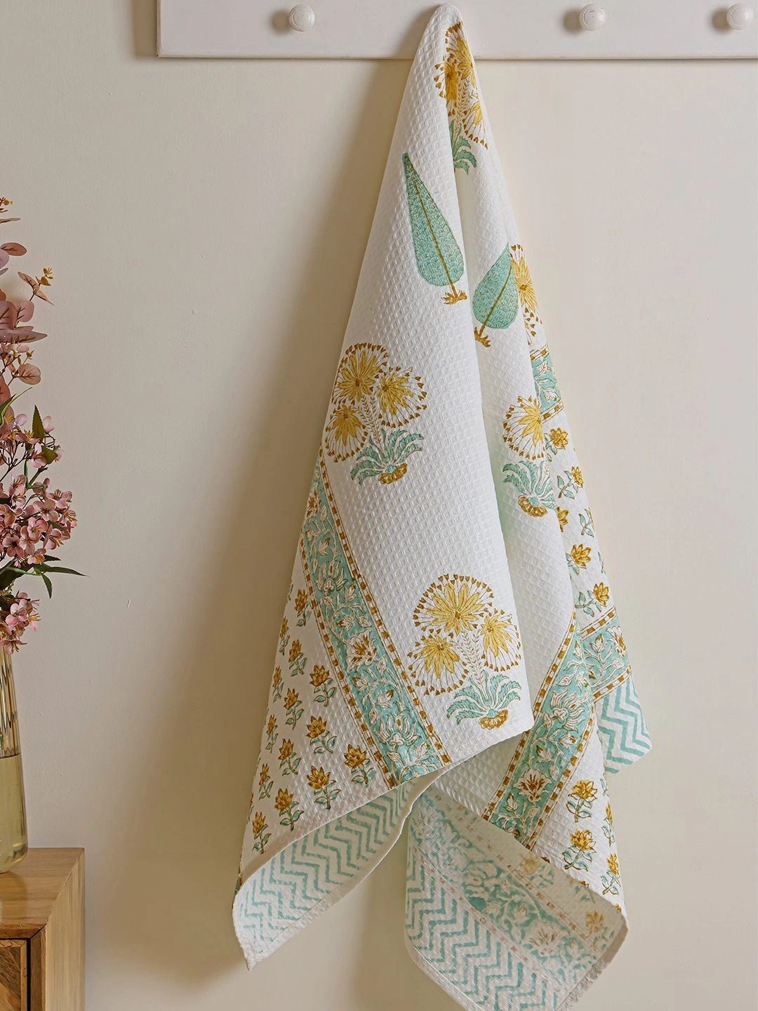 Aura Off White & Blue 1 Printed Cotton 380 GSM Bath Towel-picture-35