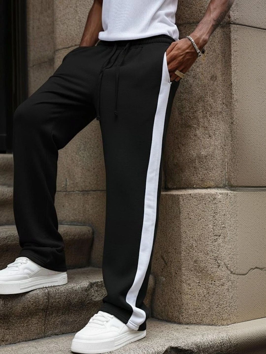Daphne Maurier Men Regular Fit Colourblocked Training Track Pants-picture-43