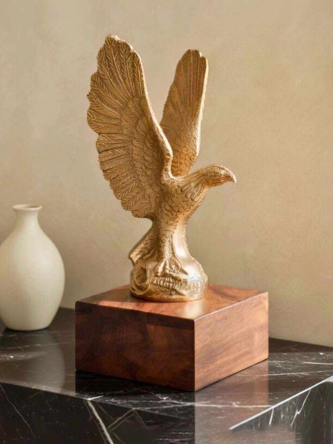 DSH Crafting Your Curiosity Gold-Toned Showpiece-image-43