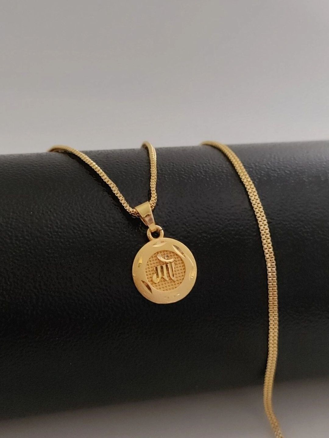 EvoraJewel Gold-Plated Circular Pendants with Chains-picture-11