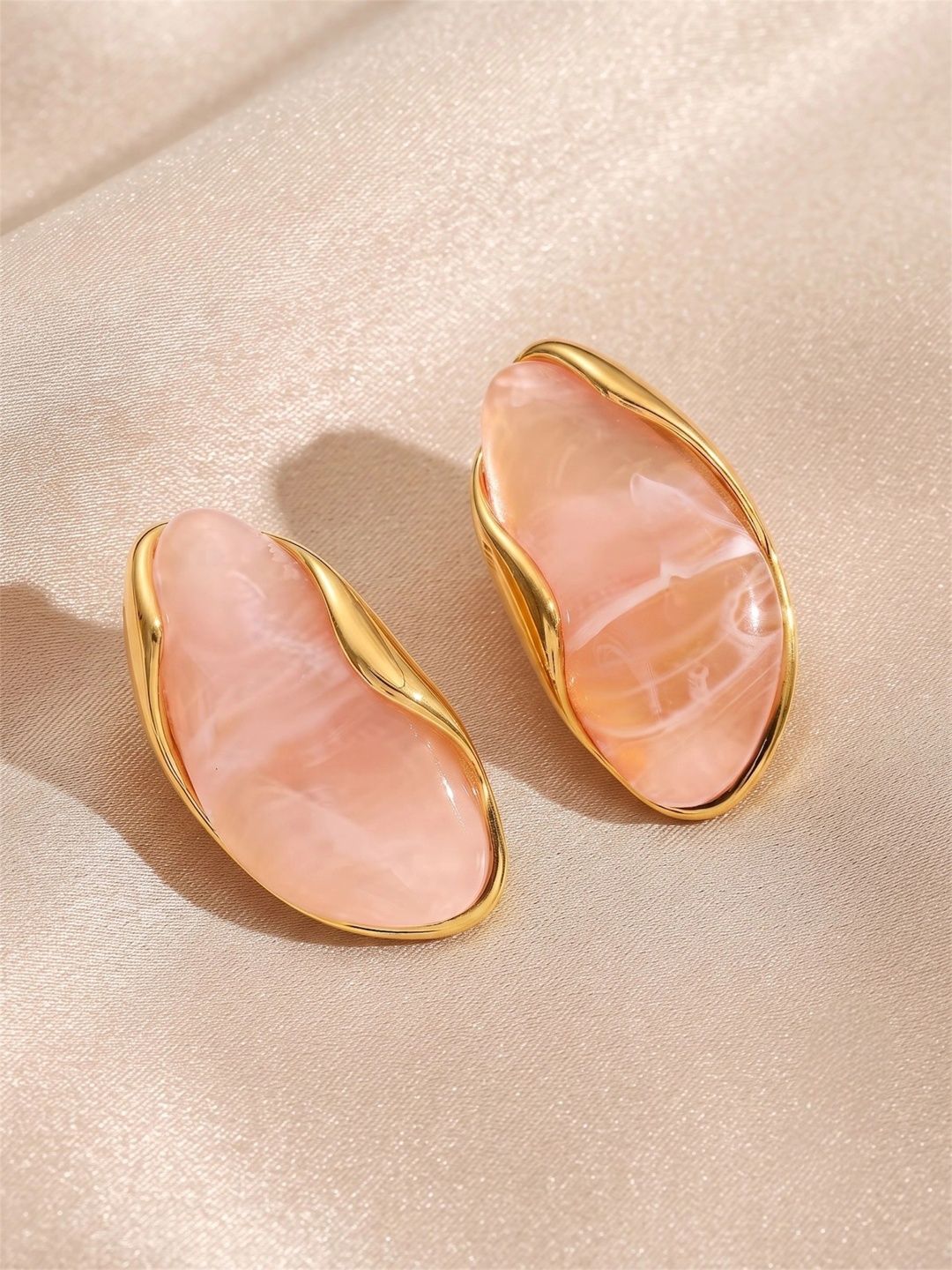 PEACHY LOVE Oval Studs Earrings-image-23