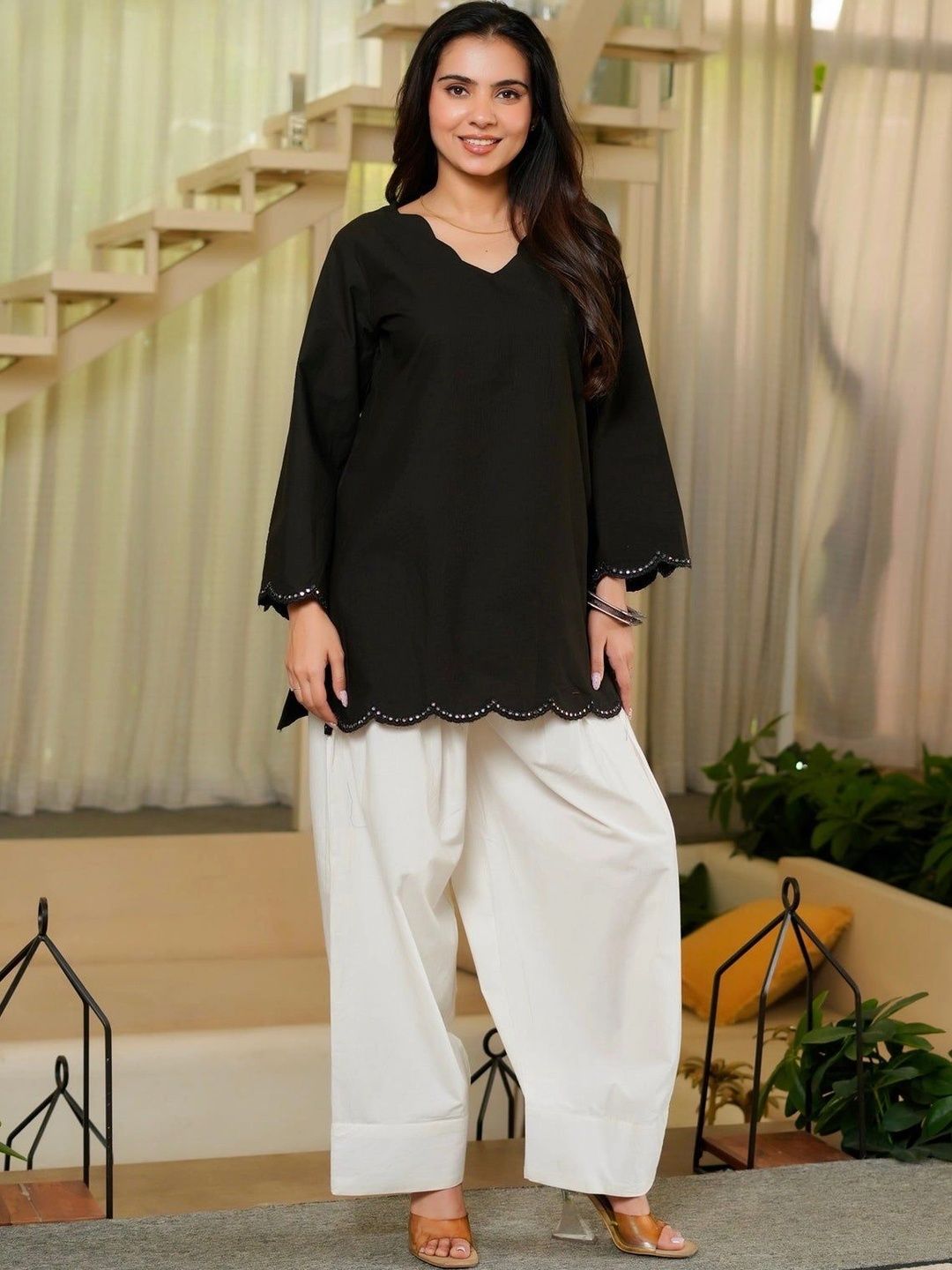 LEGENDBRITY Women Regular Kurti with Palazzos Set-image-1