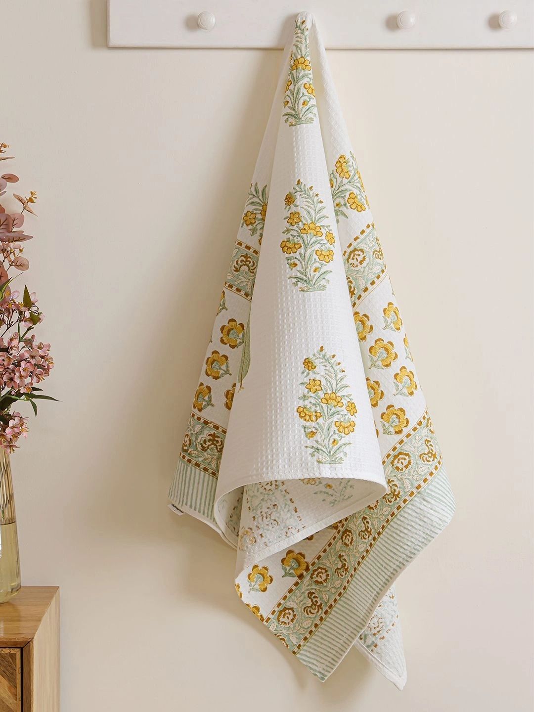 Aura Off White & Mustard 1 Printed Cotton 380 GSM Bath Towel-image-15