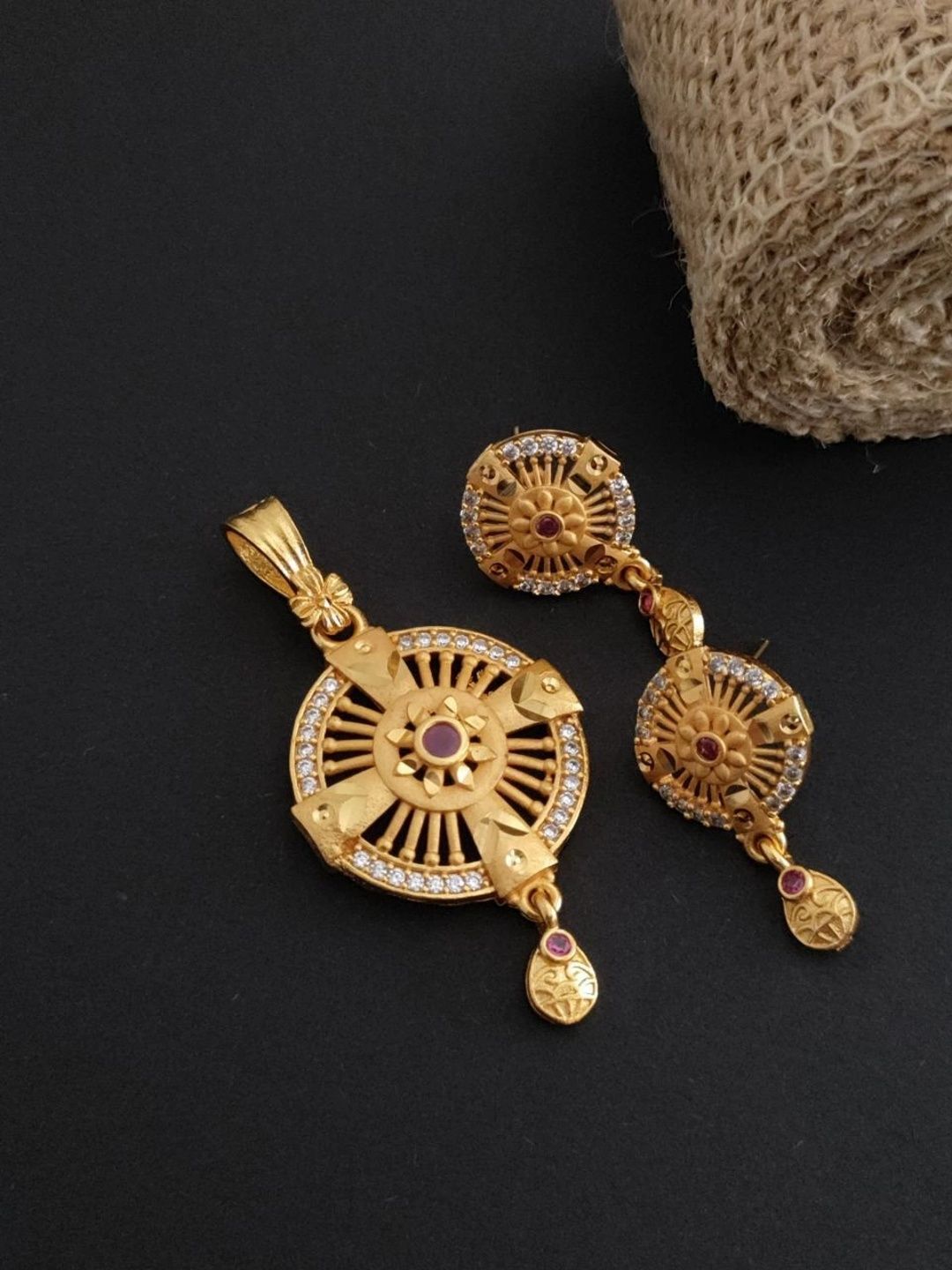 EvoraJewel Gold-Plated Circular Pendants-picture-17