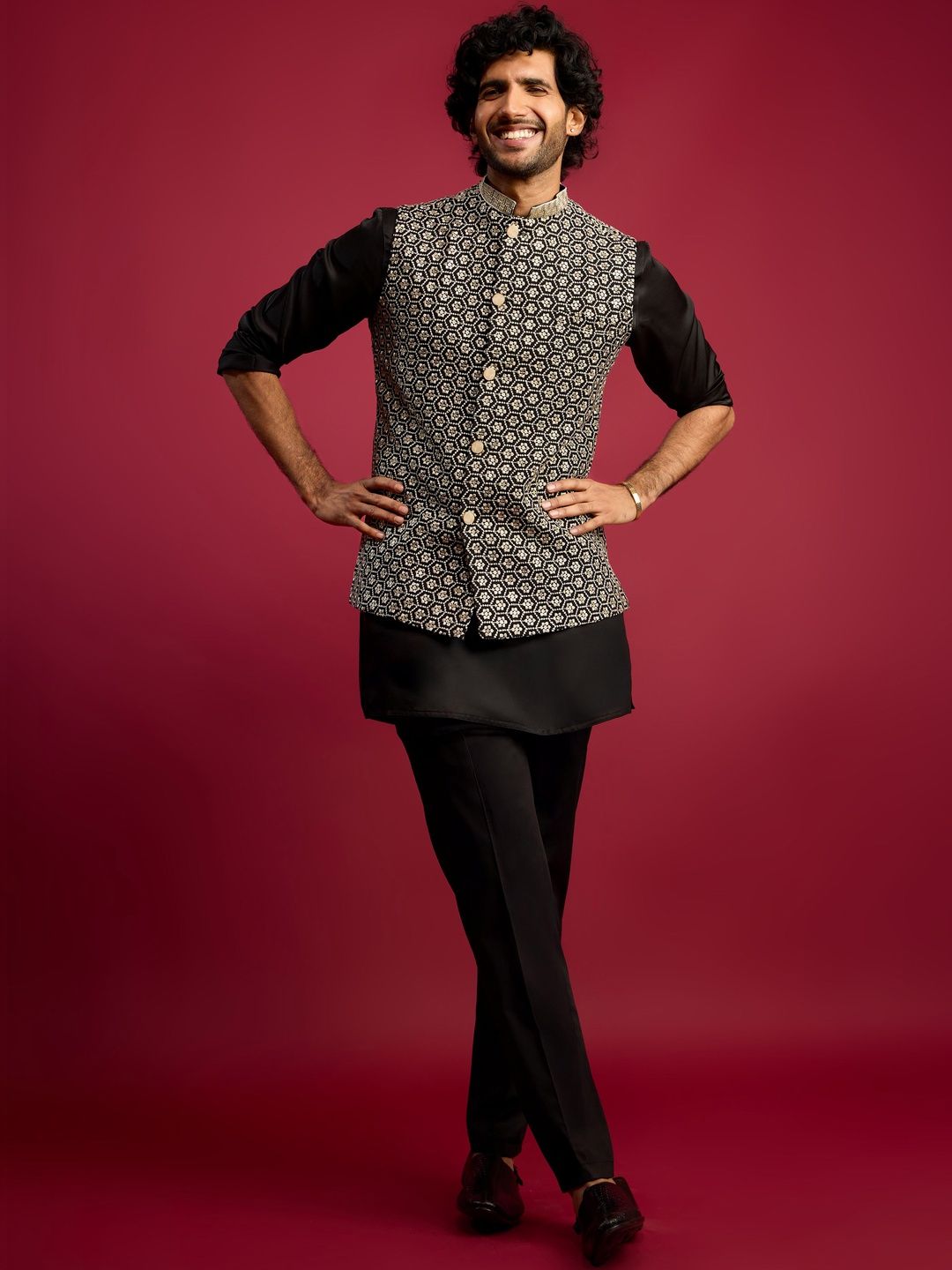 VASTRAMAY Men Solid Regular Kurta with Trousers and Embroidered Sequined Nehru Jacket-picture-31