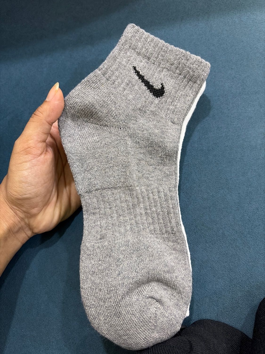 gray nike ankle socks