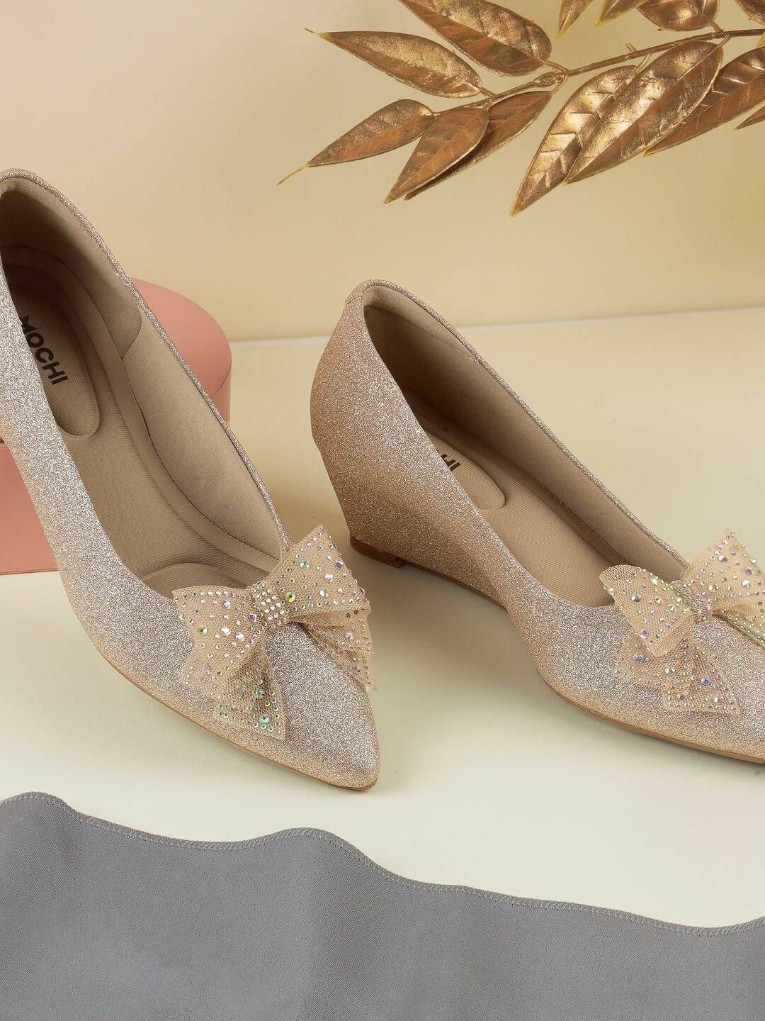 Mochi Textured Party Wedge Pumps with Bows-picture-28