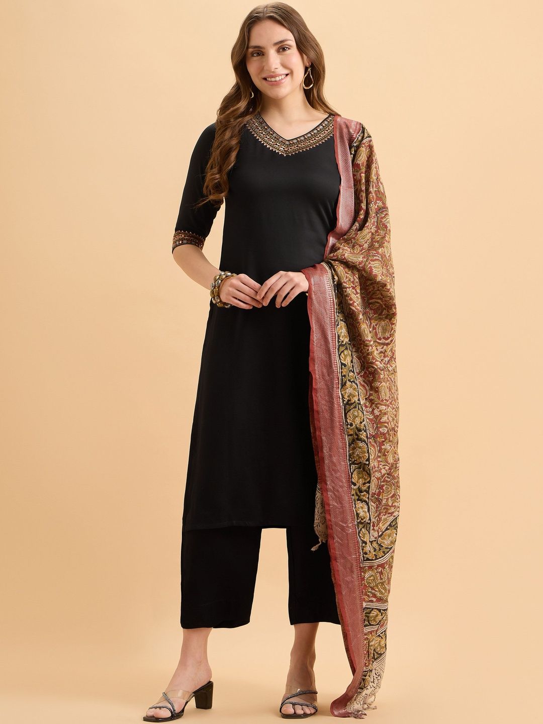 Vismay Ethnic Motifs Embroidered V-Neck Thread Work Thread Work Kurti-picture-13