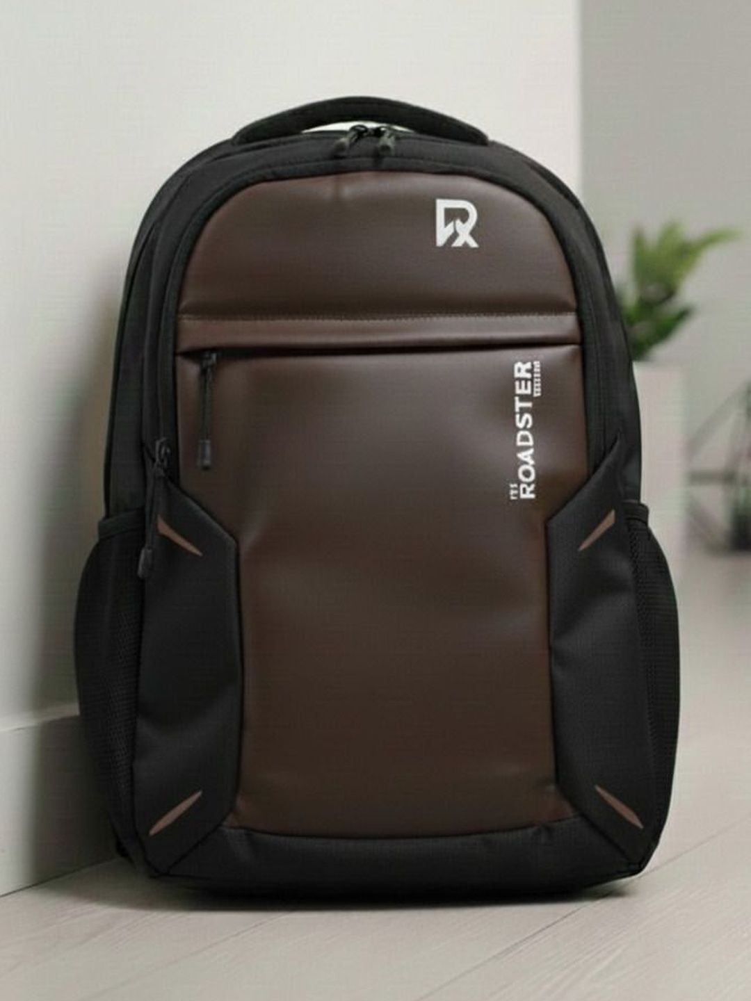 The Roadster Lifestyle Co Printed Medium Honey Comb Foam Backpack-picture-47