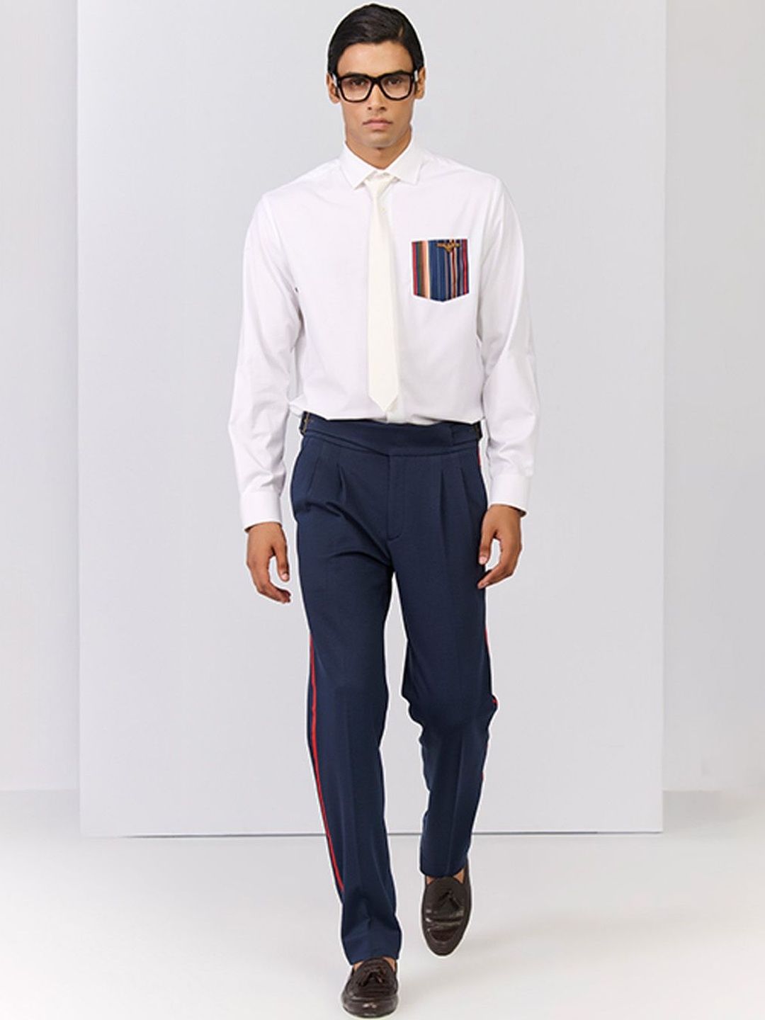 S&N by Shantnu Nikhil Men Slim Fit Pleated Trousers-picture-53