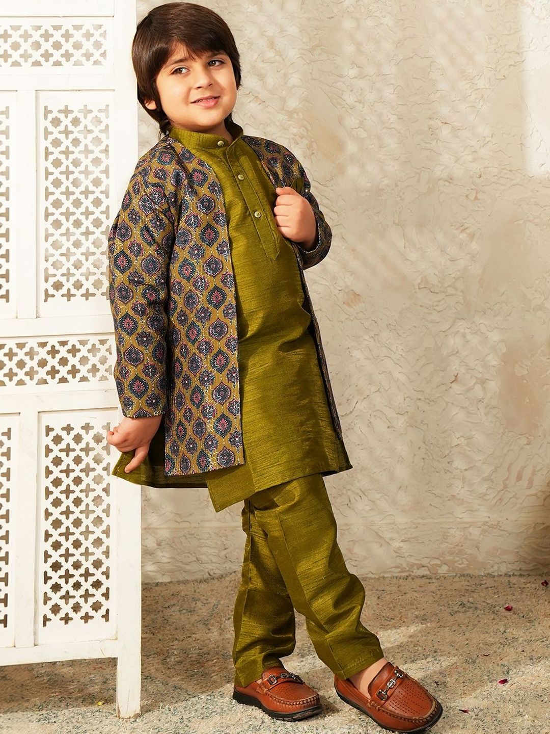 Aj DEZInES Boys Printed Mandarin Collar Sherwani Set-picture-46