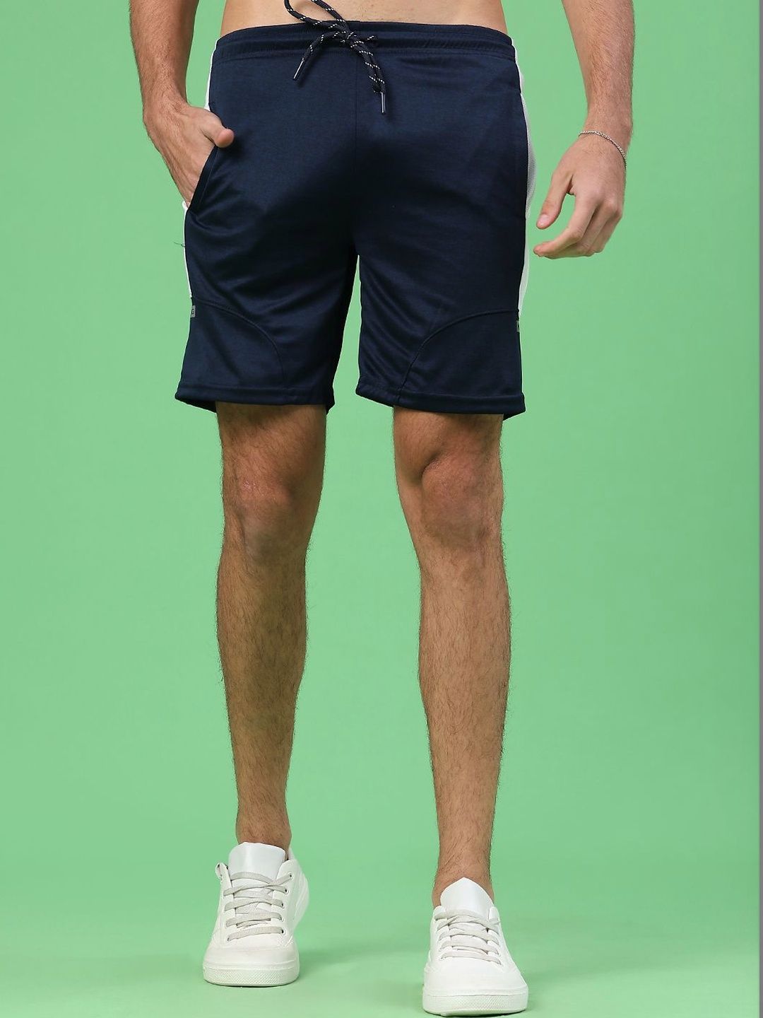 LIMEROAD Men Colourblocked Sports Shorts Technology-picture-23