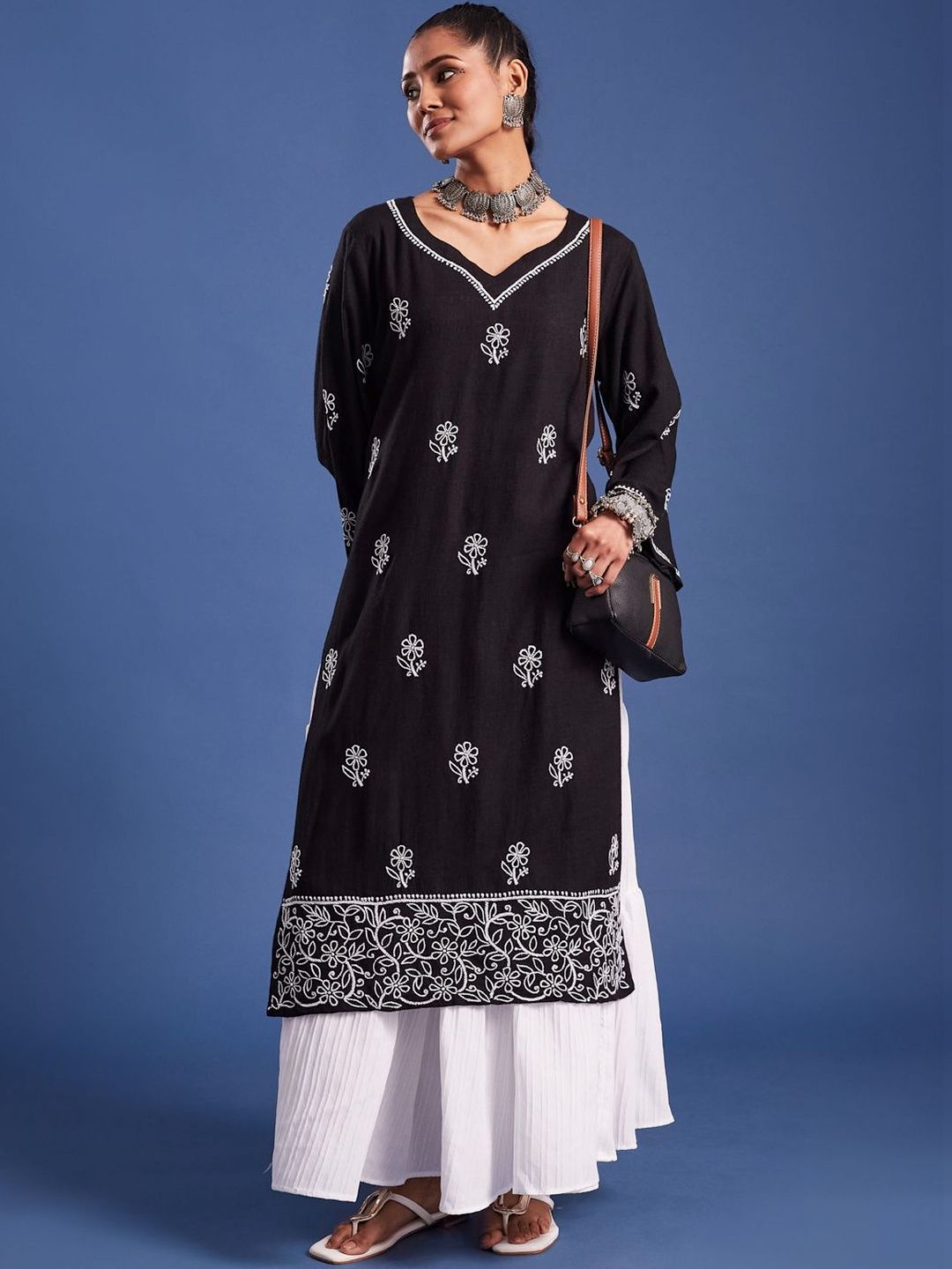 Taavi Women Chikankari Embroidered V Neck Kurta-picture-13