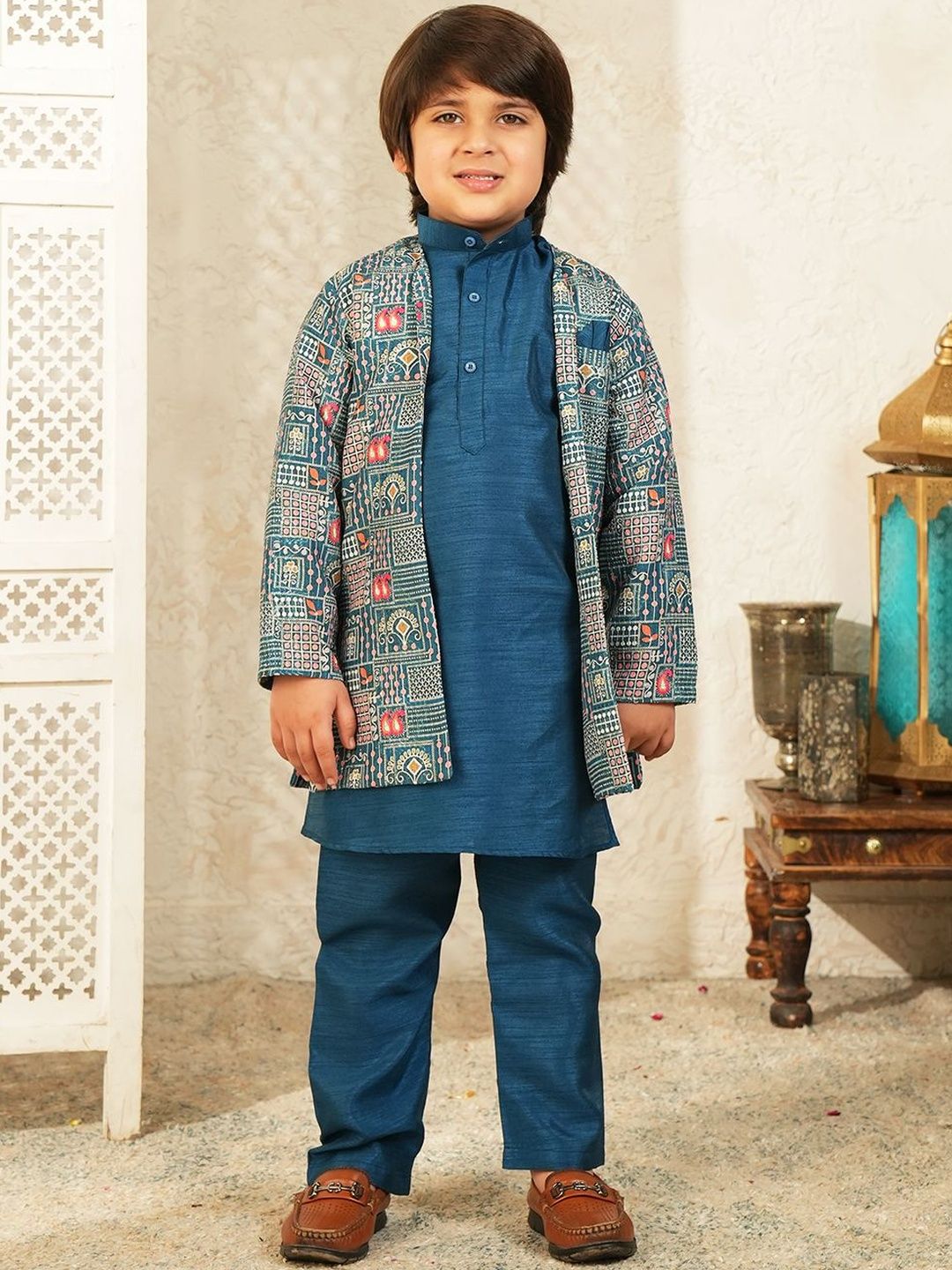 Aj DEZInES Boys Printed Mandarin Collar Sherwani Set-picture-52